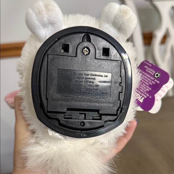 Furby Model 70-800 by Tiger Electronics - Picture 5 of 6